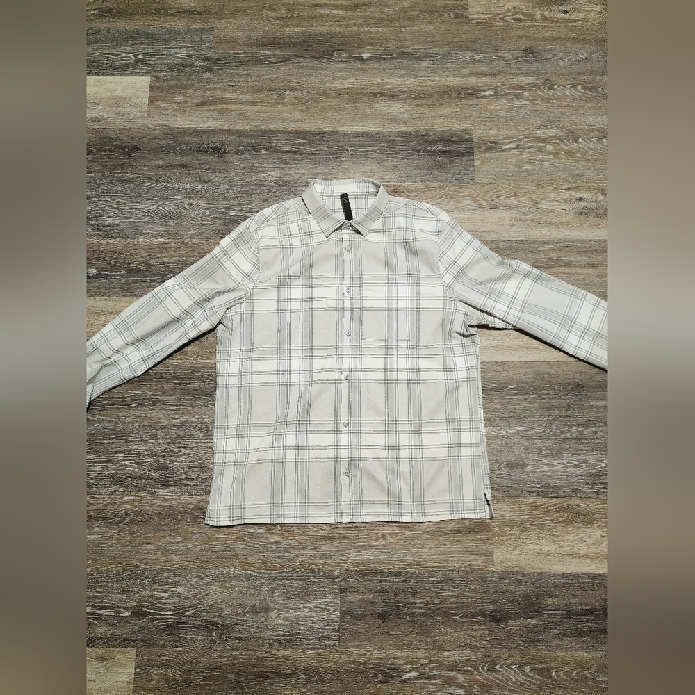 Lululemon - Button-down